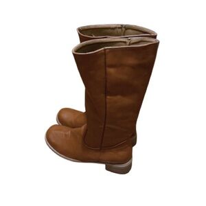 Chic Brown Heeled Boots